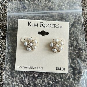 Kim Rogers cute earrings. Pearls, crystals in gold.